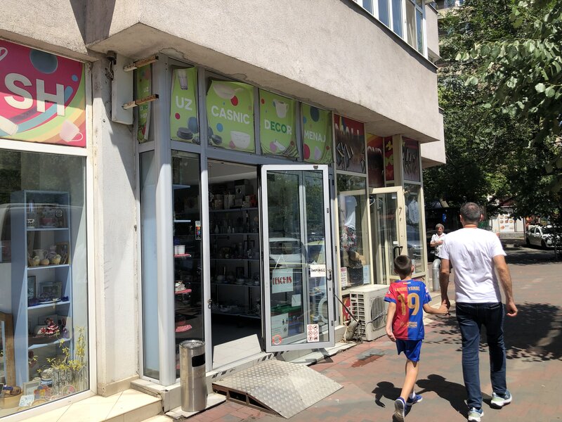 Mihai Bravu, Piata Muncii,