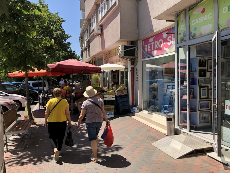 Mihai Bravu, Piata Muncii,